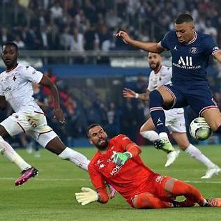 파리 생제르맹 vs 아스톤 빌라 경기 모습 사진