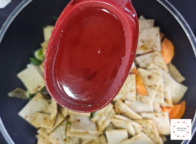 어묵볶음-맛술 넣기