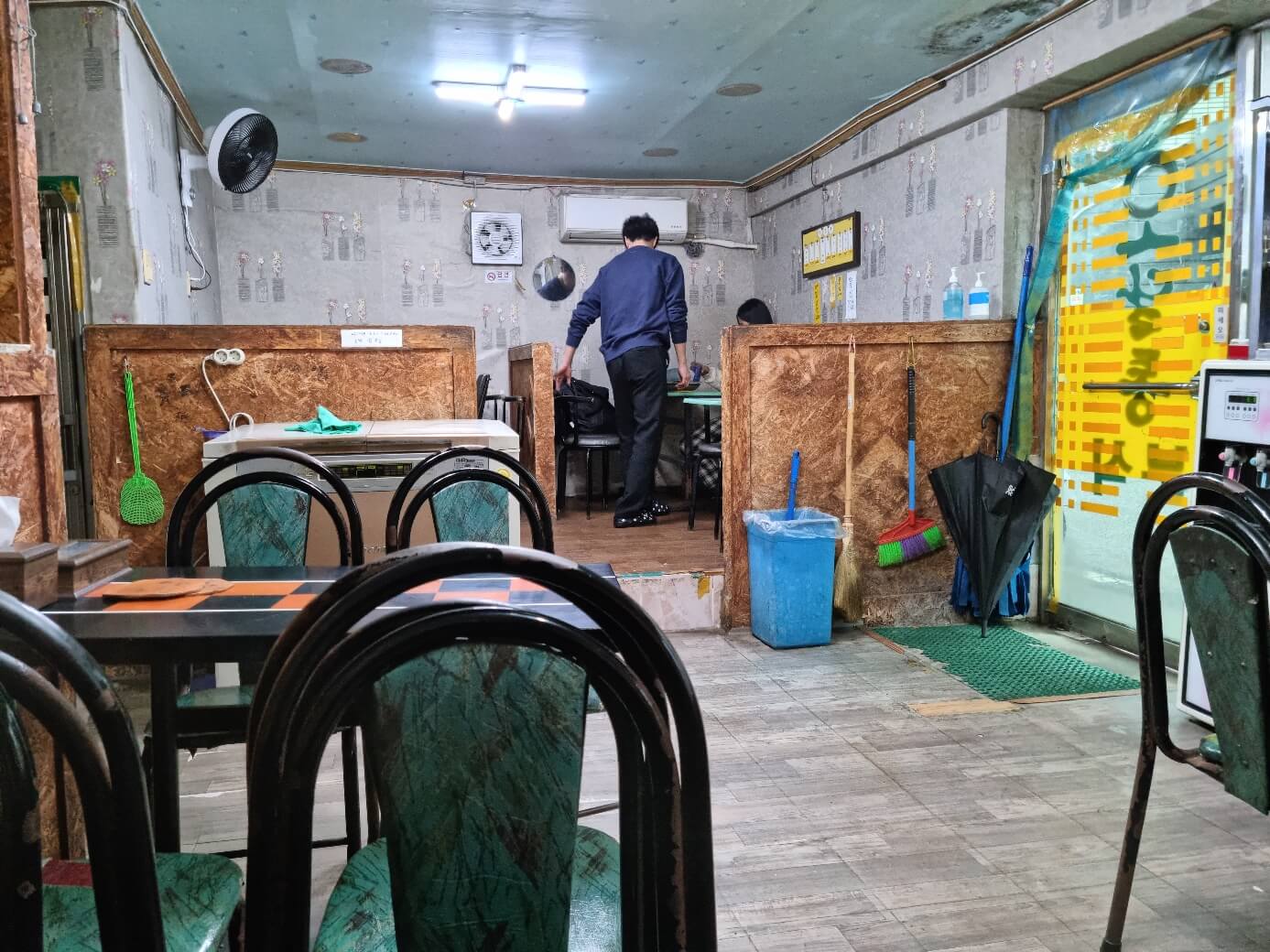 오달통분식-내부모습-낡은모습