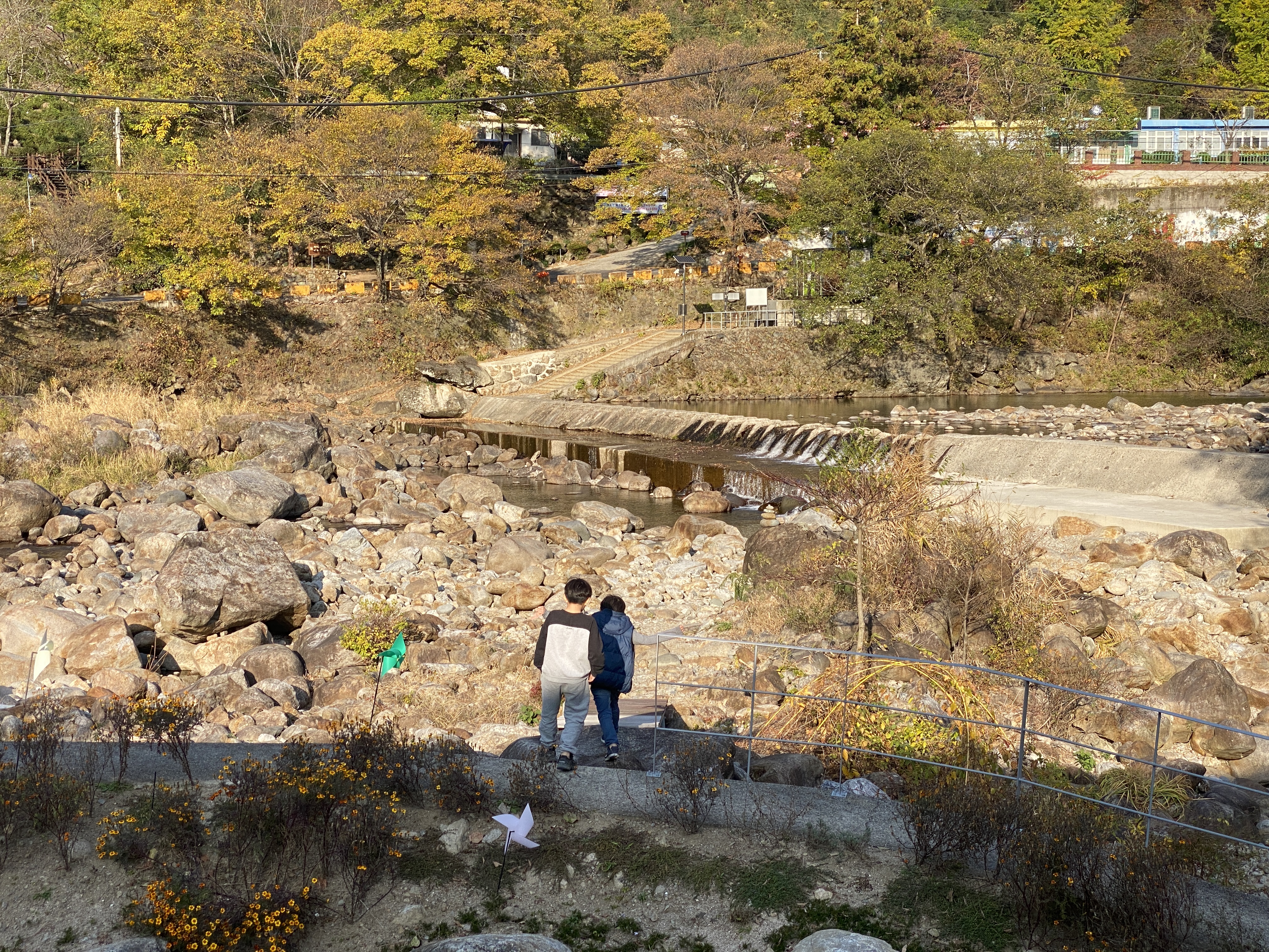 세이암 계곡을 내려다 보는 풍경