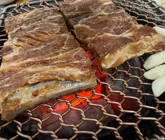 생생정보 가수 김수찬의 단골 밥집 돼지왕갈비 맛집 부천 24시 경희궁 정보