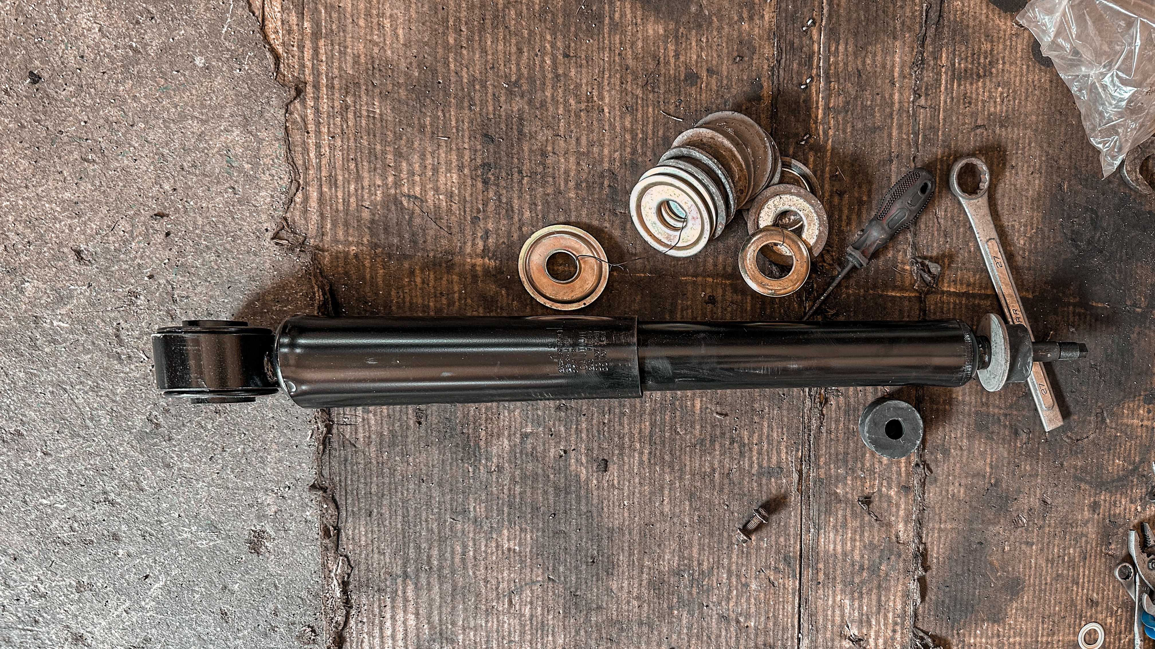 전륜 양 쇼바 교체.