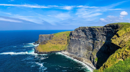 (좌) 모허 절벽 (Cliffs of Moher) 과 (우) 아란 제도 (Aran Islands) by Tripadvisor