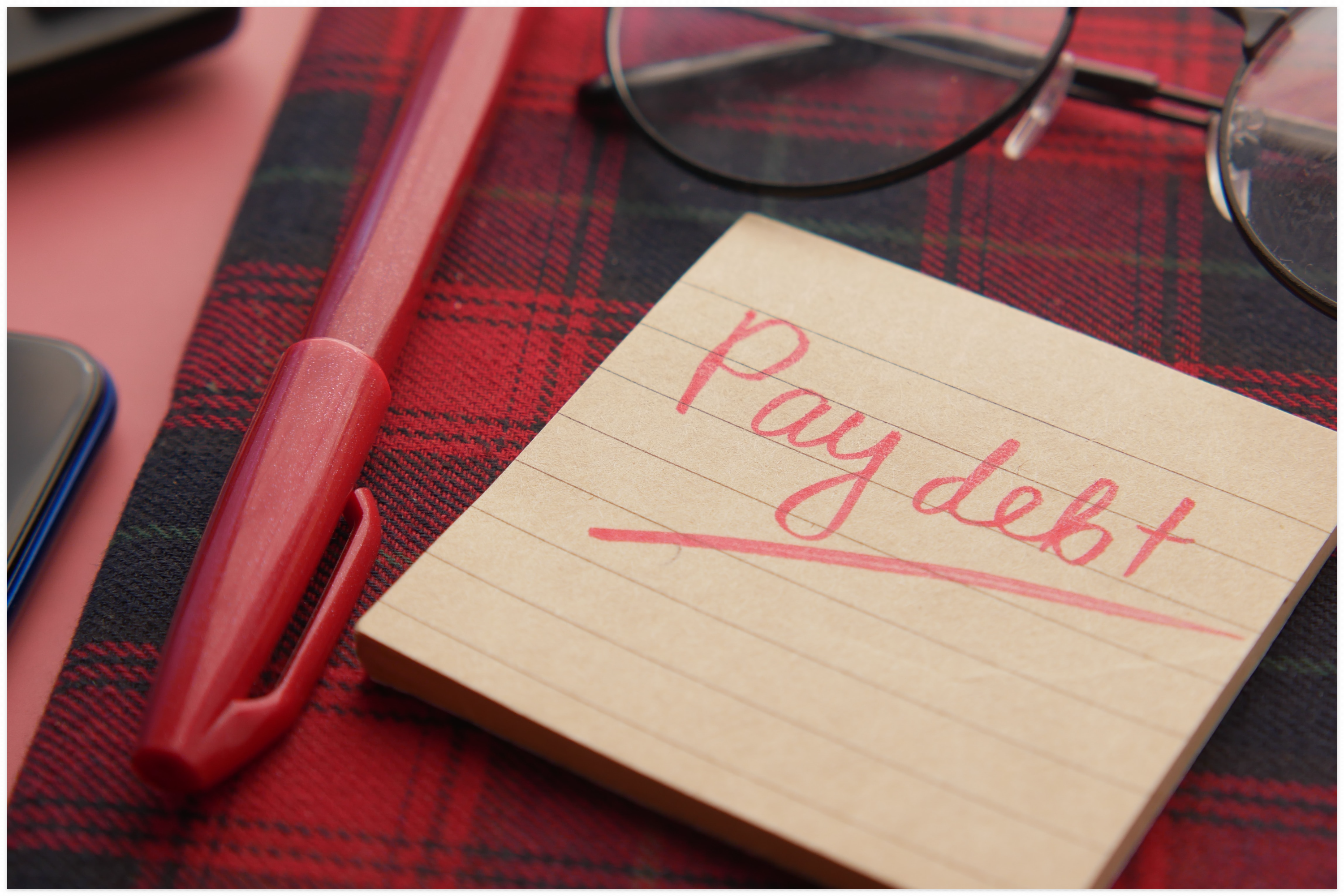 PAY DEBT라고 적힌 메모, 가계부실위험지수(HDRI) 예시 사진