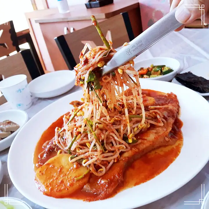 식객 허영만 백반기행 모듬생선찜 문희경 편 장치 가오리 생선찜 대구뽈찜 울진 맛집 소개