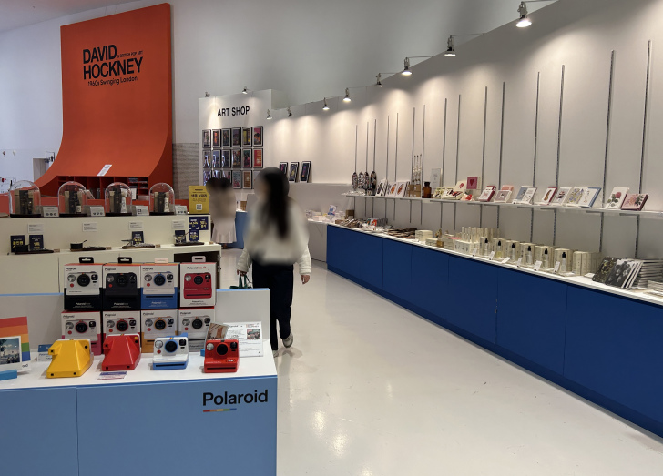 데이비드-호크니-브리티시-팝아트-전시-아트샵5