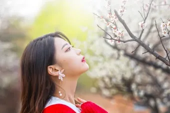 인물 사진 포즈 시선 배경 클린업 자연스럽게 담기_9