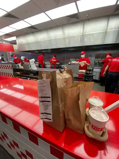 [강남 수제버거] Five Guys 파이브가이즈 강남에 상륙한 미국 버지니아주 수제버거 솔직후기