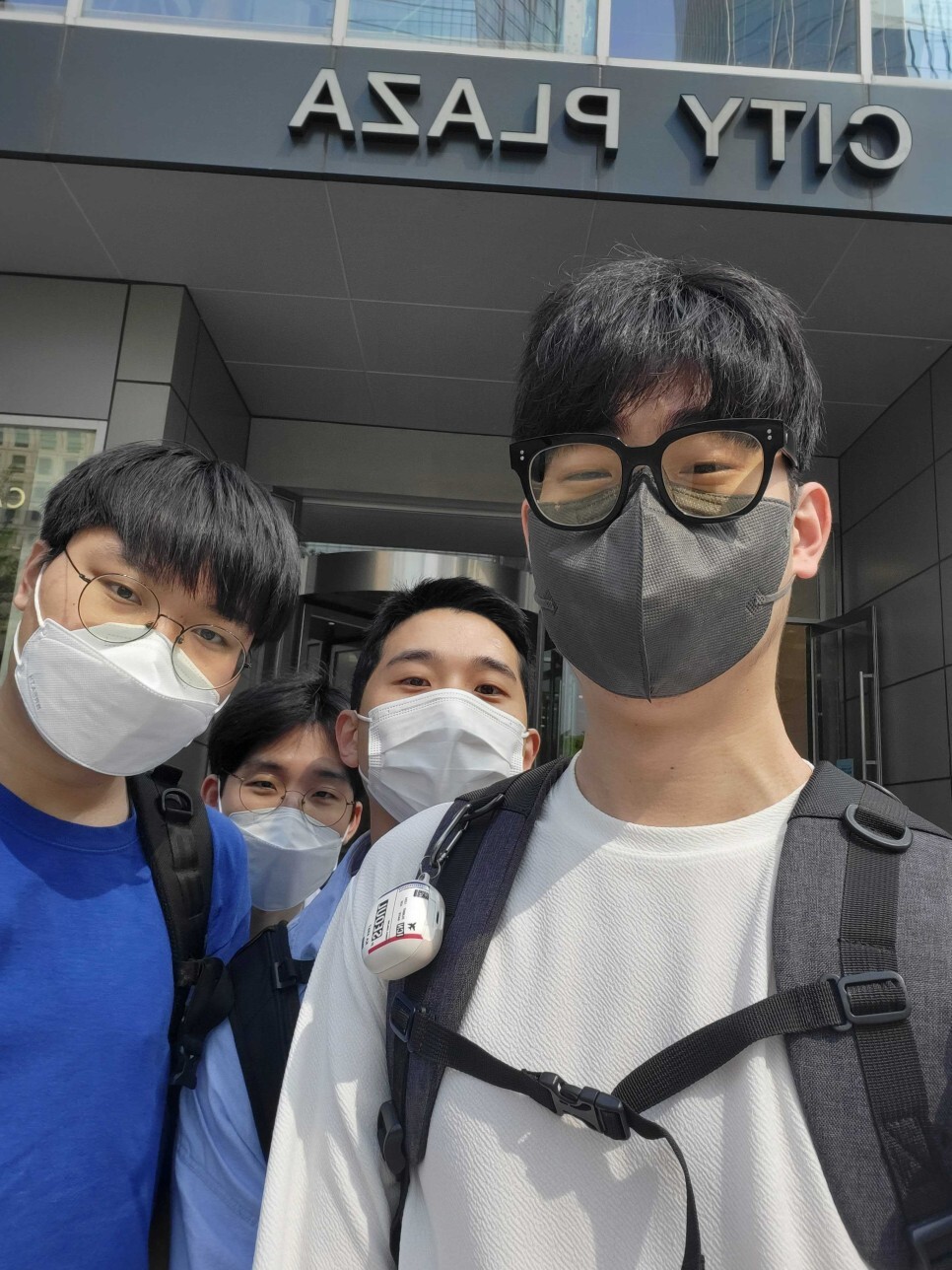 위코드 동기 4명과 찰칵