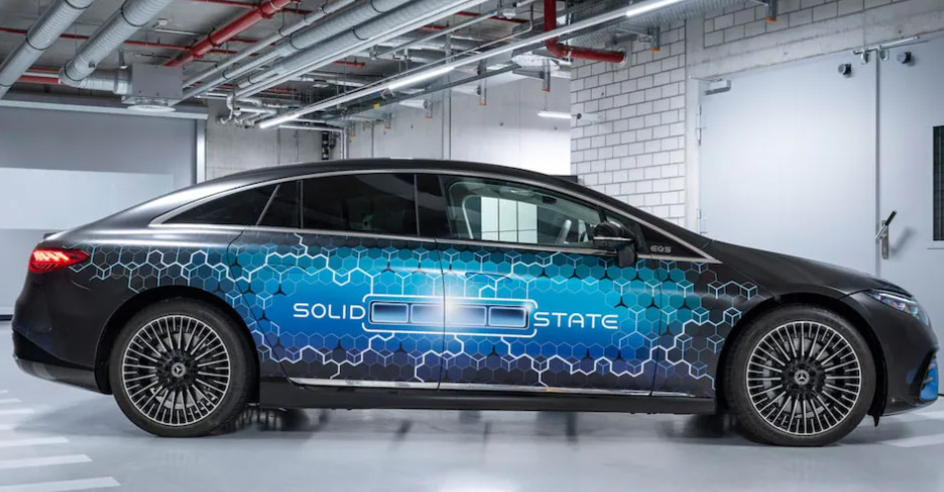 메르세데스 벤츠가 2030년 이전에 전고체 배터리의 양산차 장착이 가능할 것이라고 밝혔다.