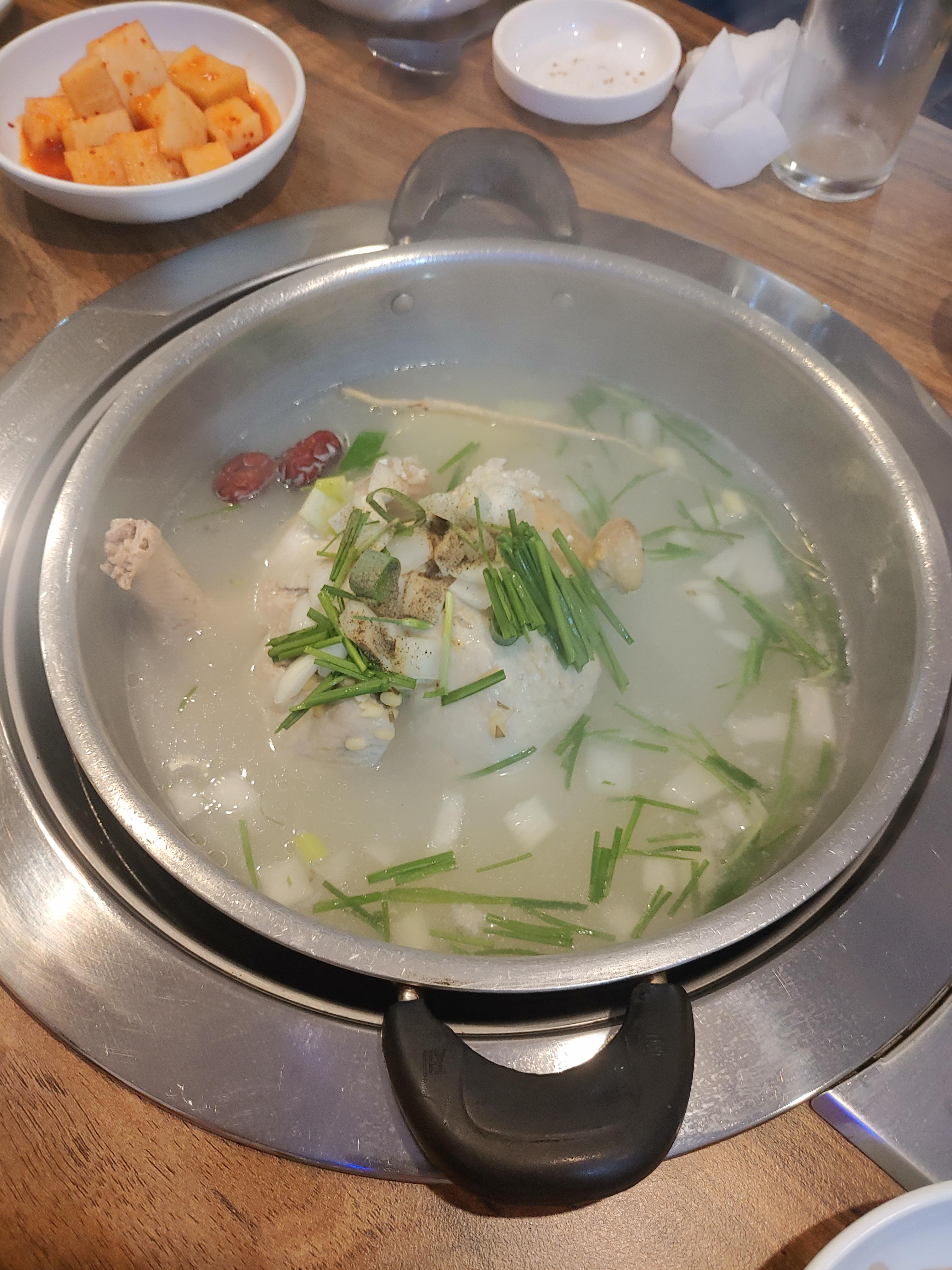 닭한마리가 퐁당