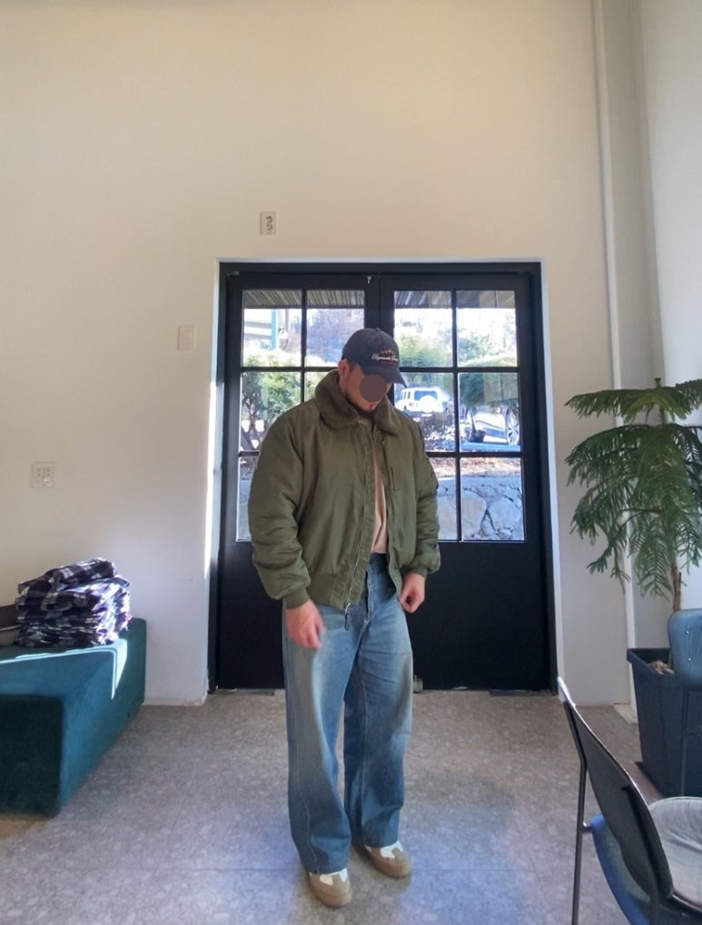 데일리룩('26.1.1.)브이투 스톤워싱 빈티지 볼캡, 알파인더스트리 B-15 항공자켓 점퍼, 어커버 롱슬리브 티셔츠, 에러스익셉티드 왁스드 데님 팬츠, 커먼센스 독일군 스니커즈