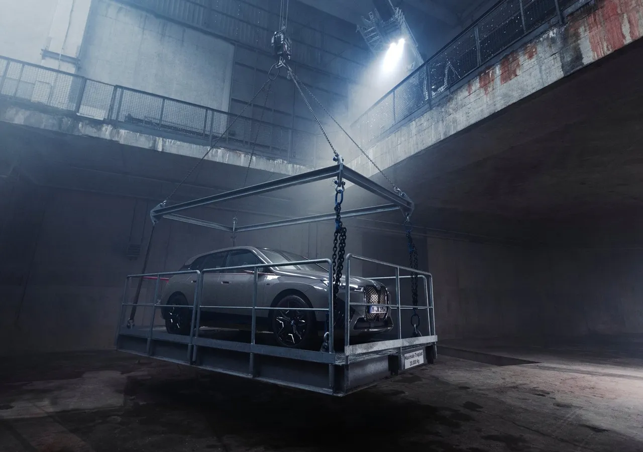 BMW IX M60 차량 이미지