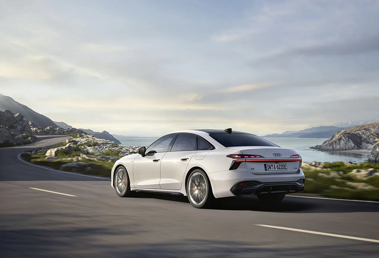 아우디 A6 하이브리드 이미지