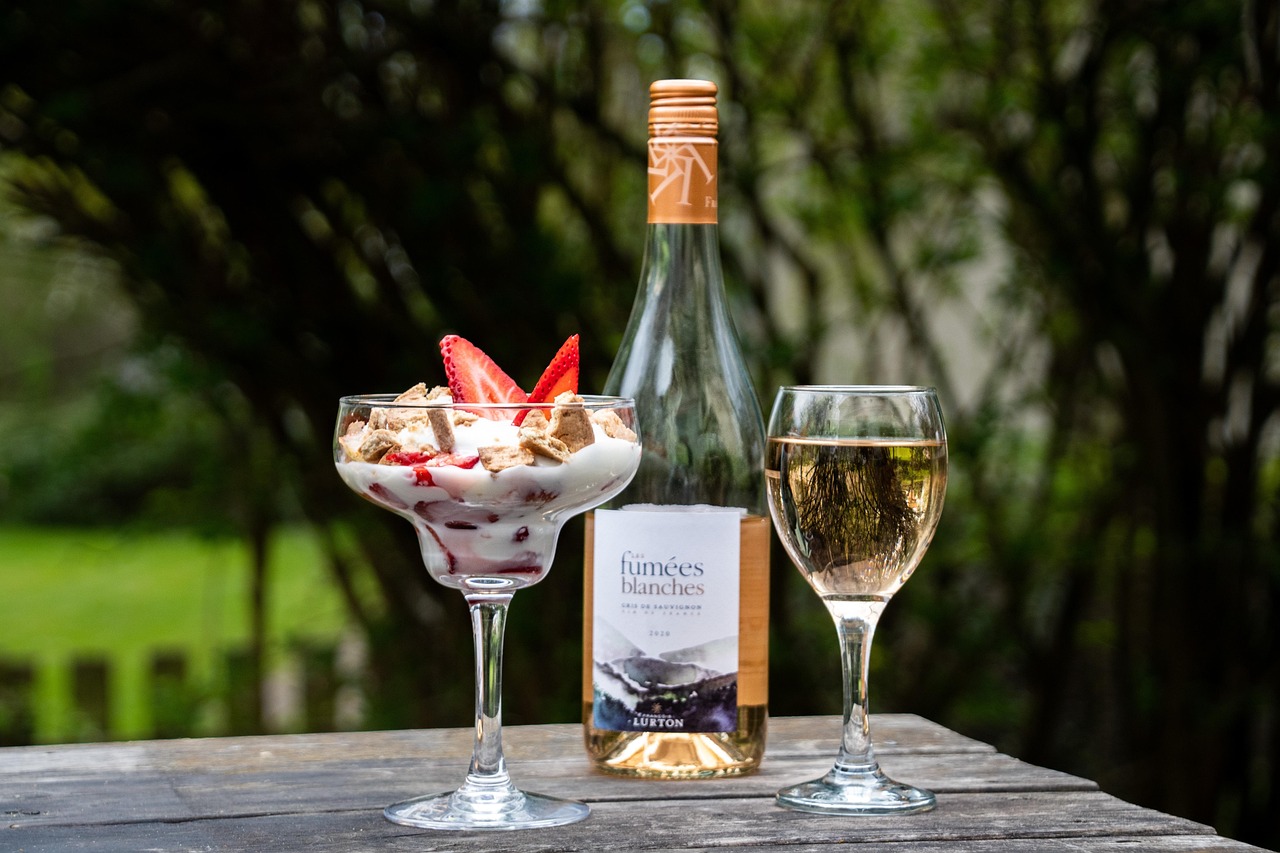 디저트 와인과 일반 와인 관련 사진