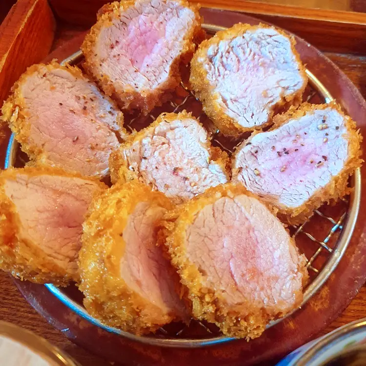 돈 잘버는 젊은사장 돈까스 소스 대신 소금, 와사비, 젓갈에 찍어먹는 족발 카츠, 수육 돈가스, 떡갈비 가스 홍대입구역 연남동 맛집 서장훈 주우재 추천 소개