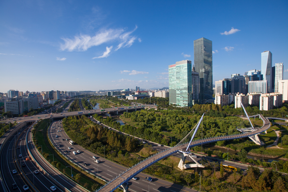 비점오염은 환경과 인간 건강에 많은 위험을 안겨줍니다. 주요 위험 요소로는 수질 오염, 토양 침식, 생물 다양성 감소, 대기 오염 및 황사 등이 있습니다.