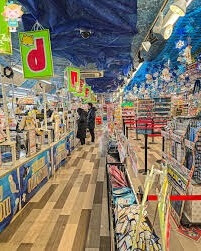 더현대 돈키호테 팝업 매장 복도