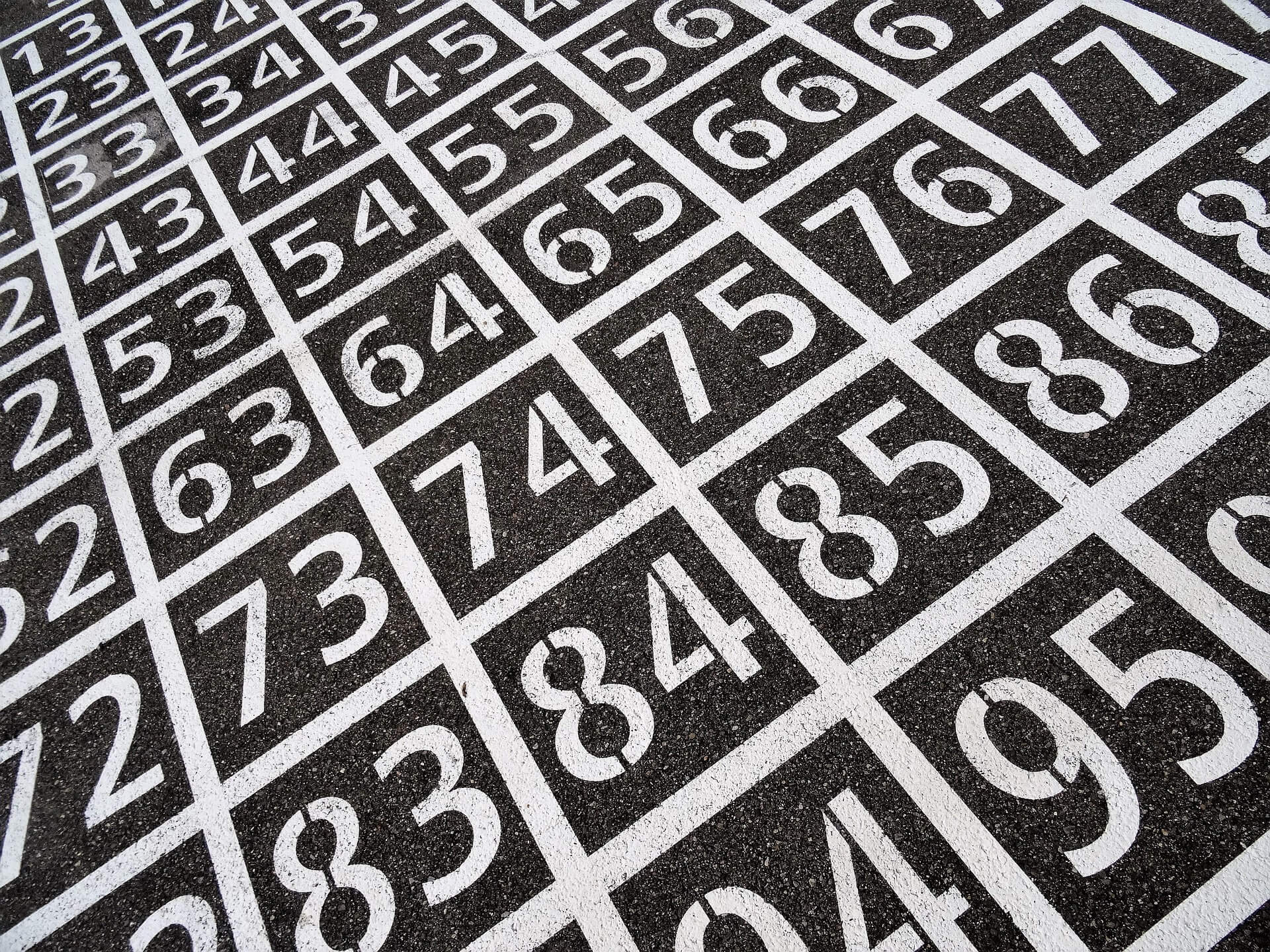 제조사 내부 테스트용 시리얼 번호 체계가 남아 있는 제품의 시장 가치