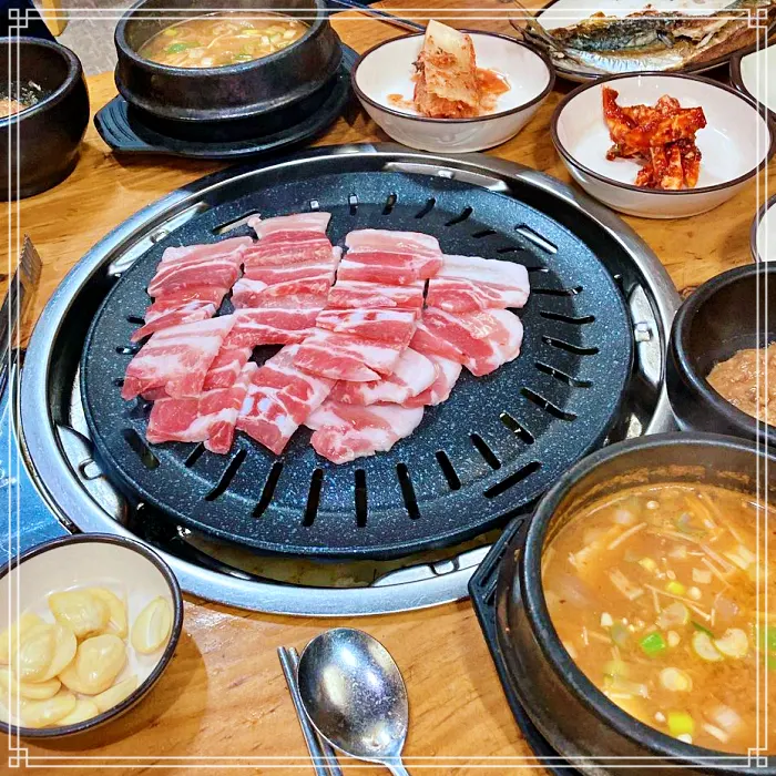 시흥 물왕저수지 맛집 삼겹살 쌈밥정식, 된장찌개, 고등어 구이