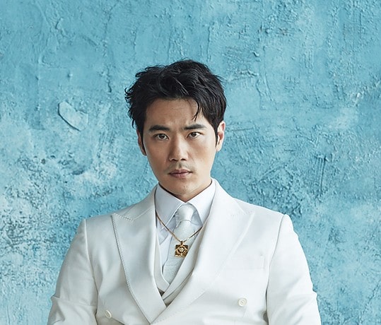 김강우 화보 모습