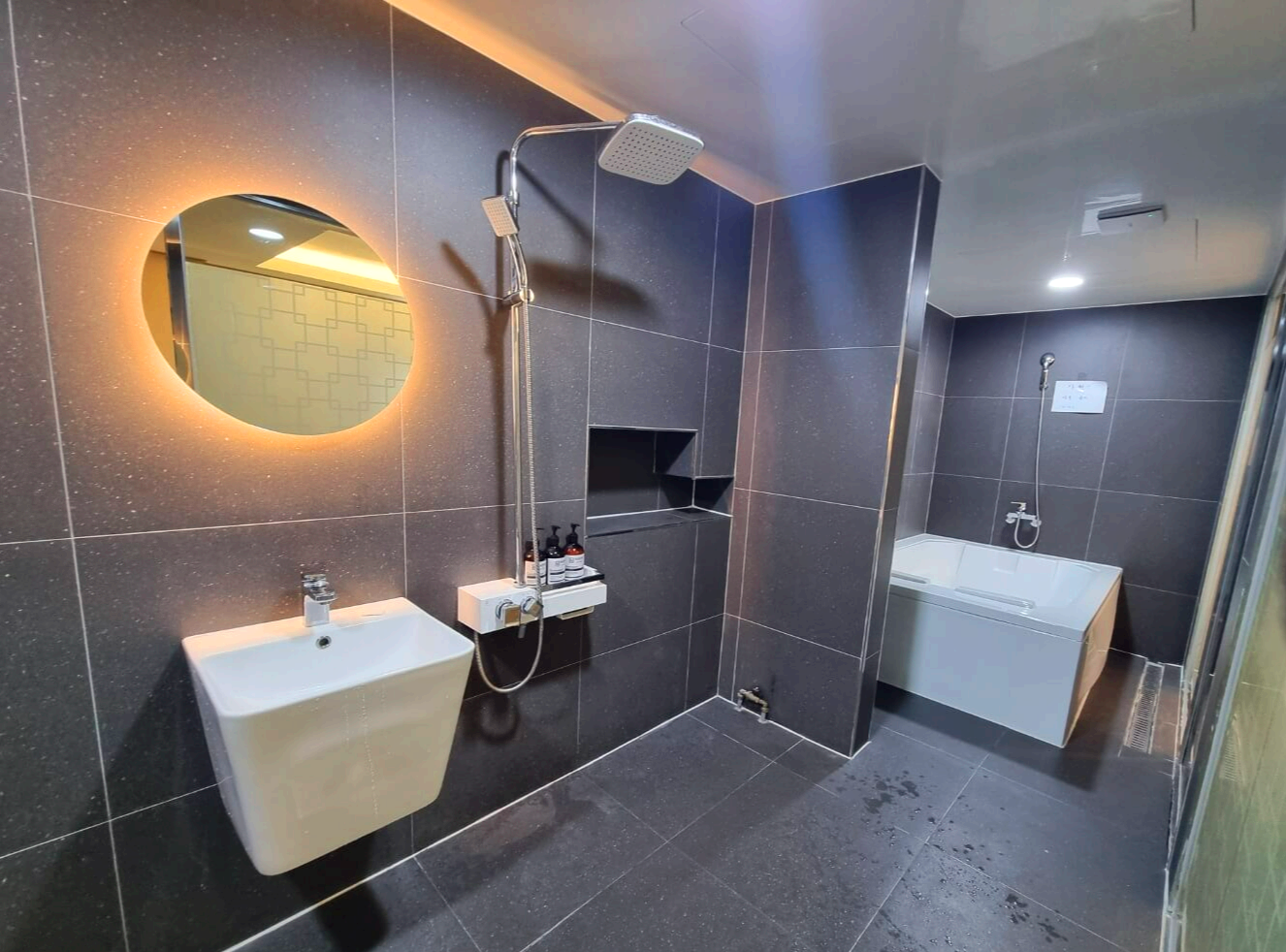 허앤장한옥호텔-화장실2