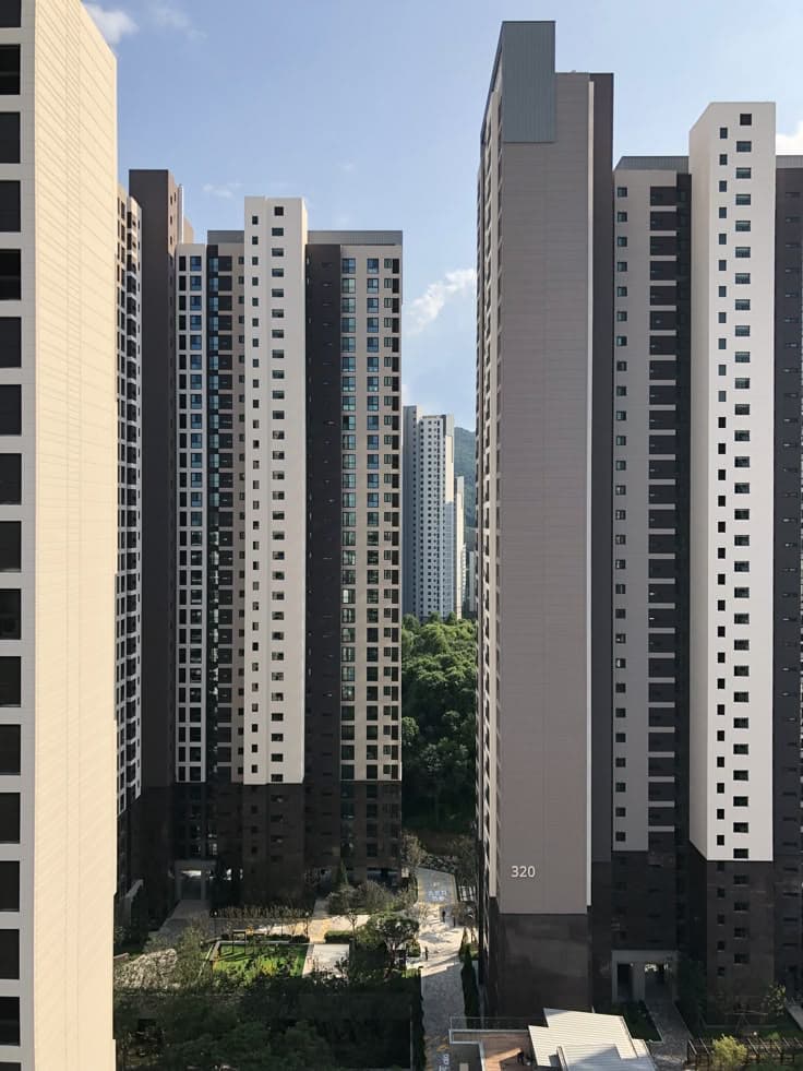 왜 고층 아파트 옆은 늘 더울까? 바람길이 막히는 도시의 비밀