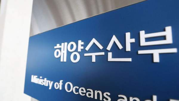 한국 유조선 홍해 통과 성공: 호르무즈 봉쇄 위기 돌파! 원유 수급에 미치는 영향은?