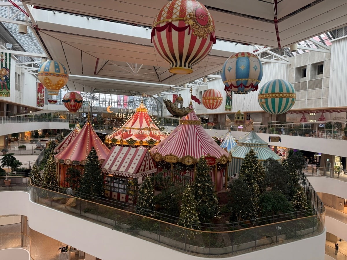 더현대 서울 크리스마스 연출.