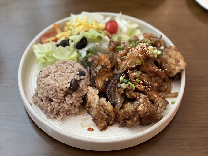 망원동 비건식당 '어라운드 그린'