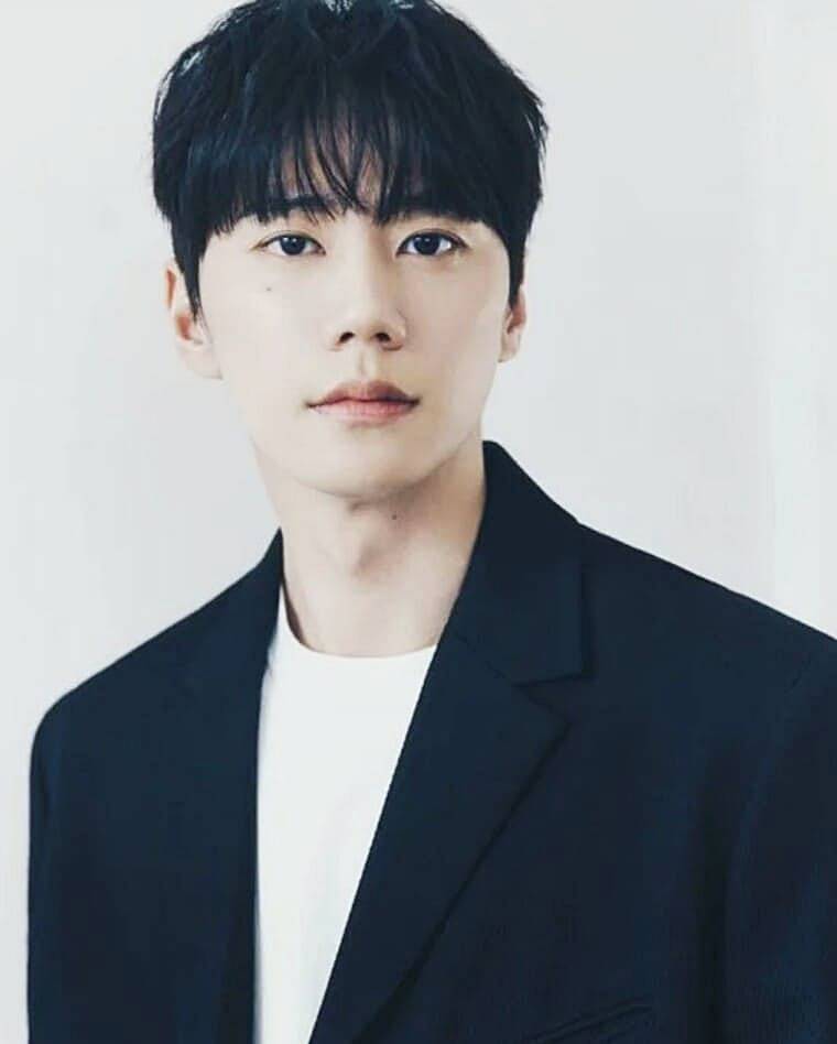 배우-이준영