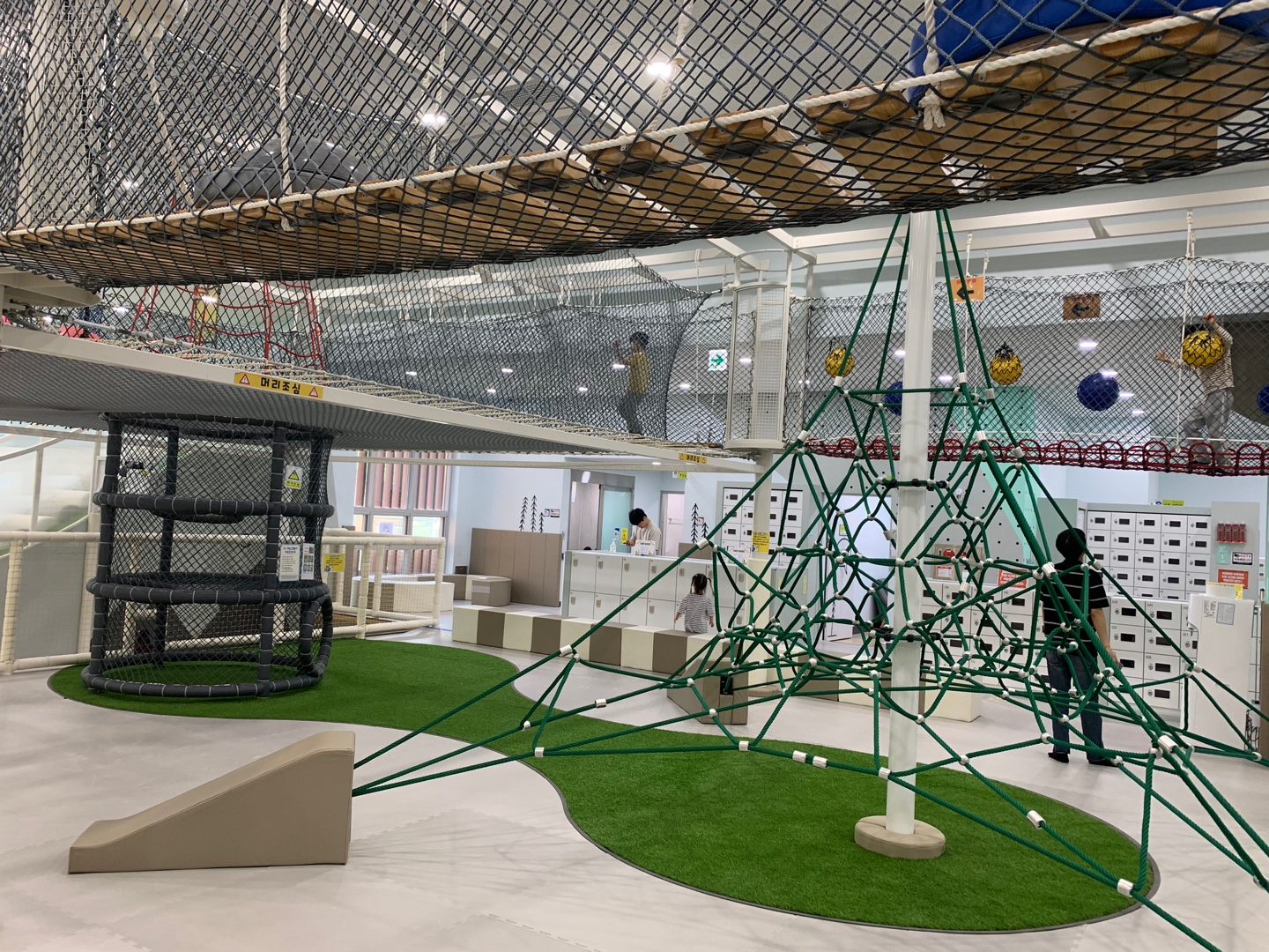 양평어린이건강놀이터 모험놀이 상, 거미줄오르기