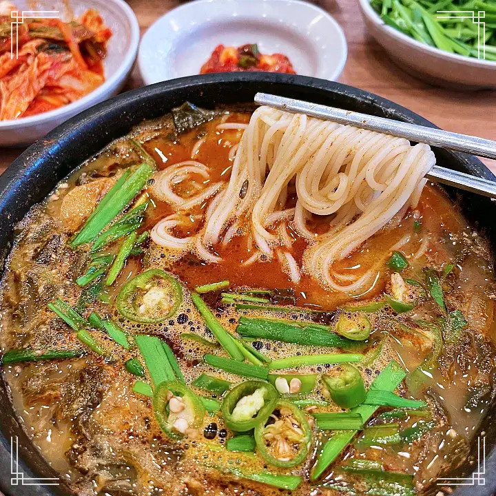 이만기 동네한바퀴 추어탕 정동극장 옆 3대 모녀 50년 노포 보양식 서울 시청 정동 맛집 소개