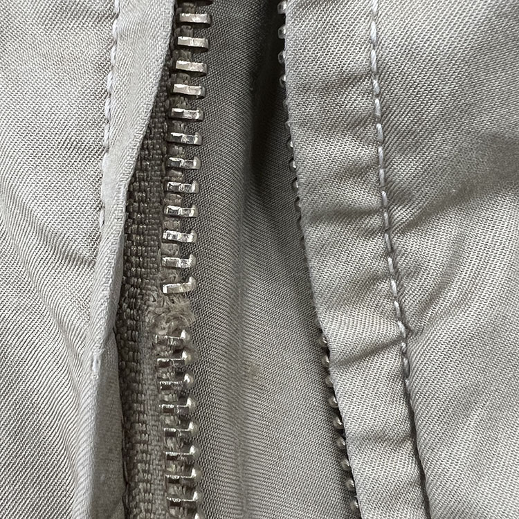 지퍼 이빨 빠진 사진