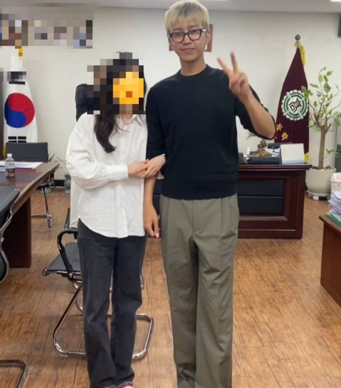임영웅 맨얼굴로 끝까지 사인·사진 응해…"이게 진짜 인성"
