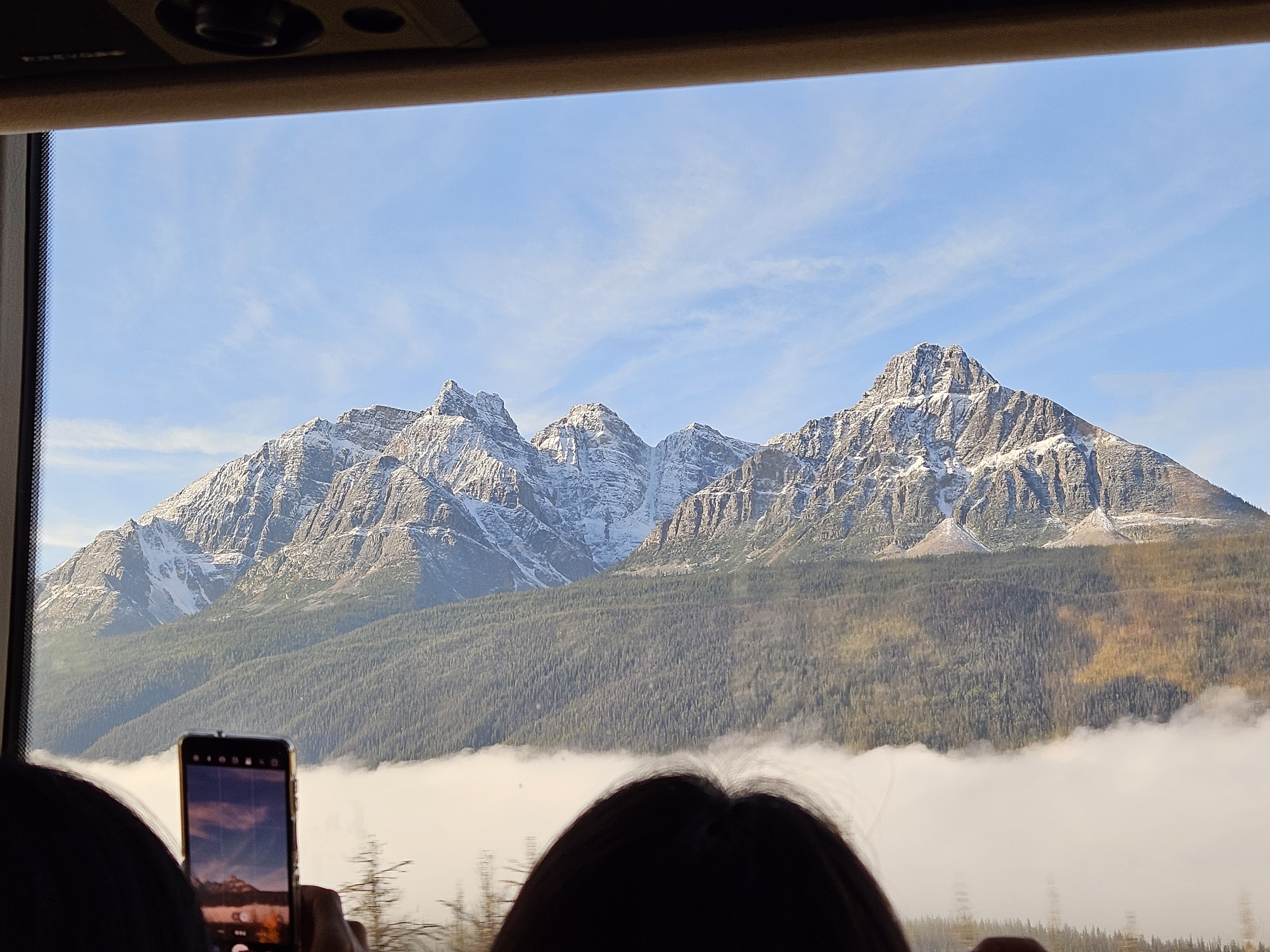 밴프의 멋진 산2. 옐로헤드 마운틴이었던 것 같기도 하고? 🤨