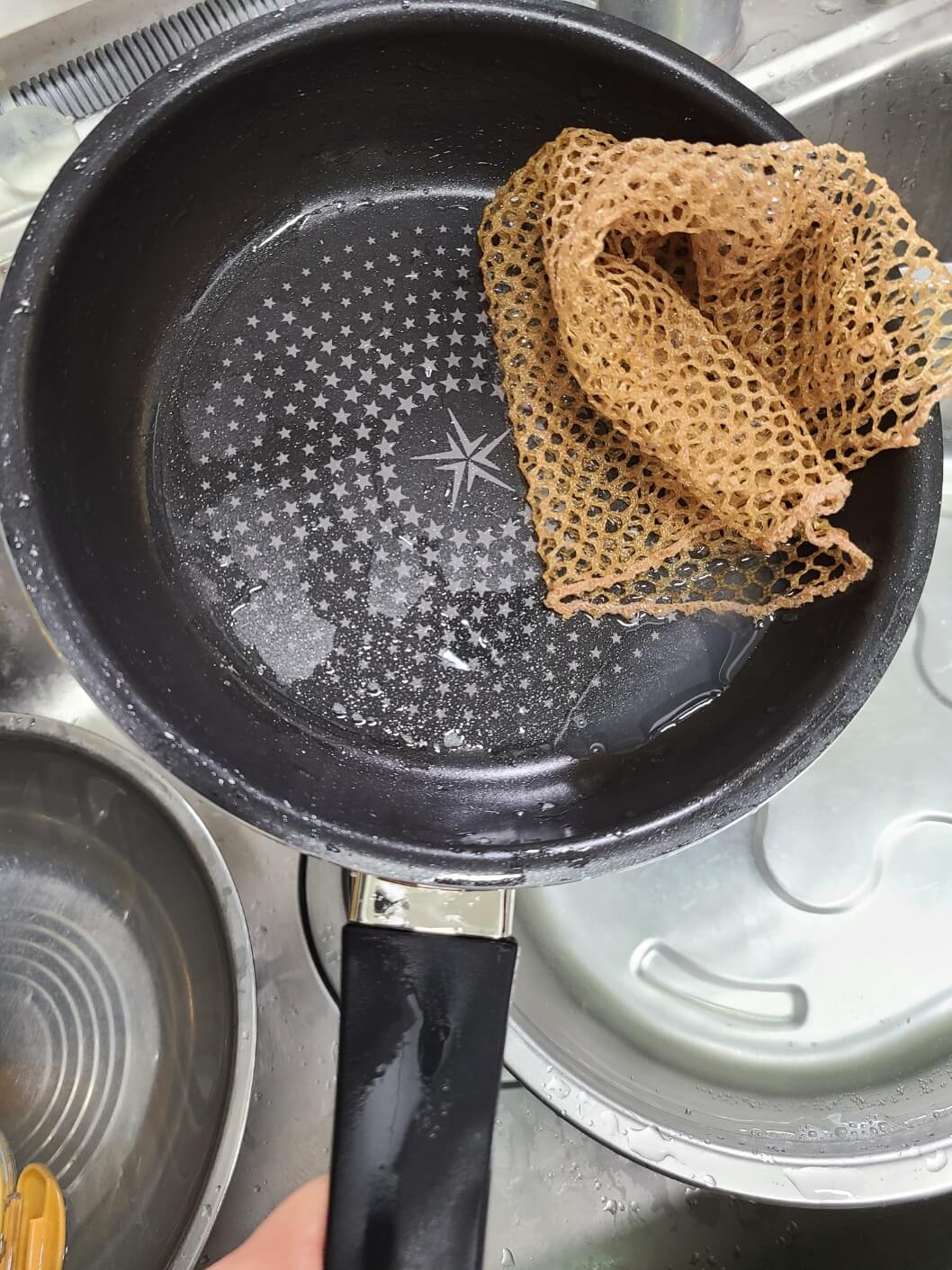 후라이팬 주방세제 세척하기