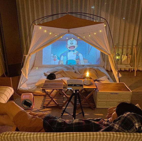 홈캠핑과 영화감상