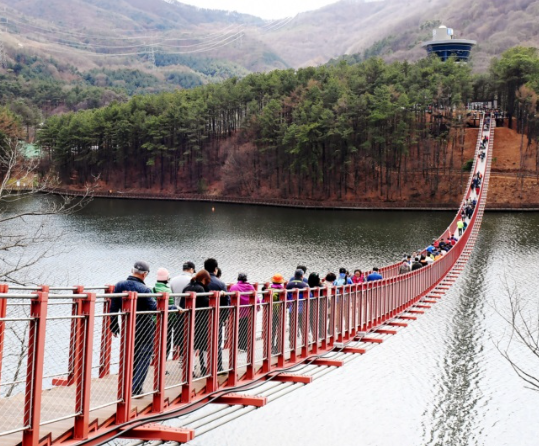 마장호수 출렁다리