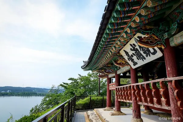 강릉 경포대 누각 경포호 조선시대 명소 호수 둘레길 산책 풍경