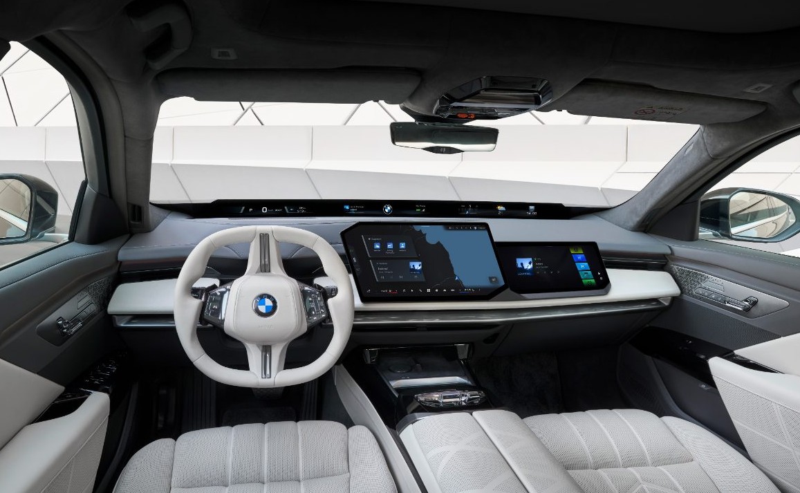 BMW 7시리즈 (운전자 편의를 극대화한 디지털 인터페이스의 1열 콕핏 전경) /사진=BMW 공식