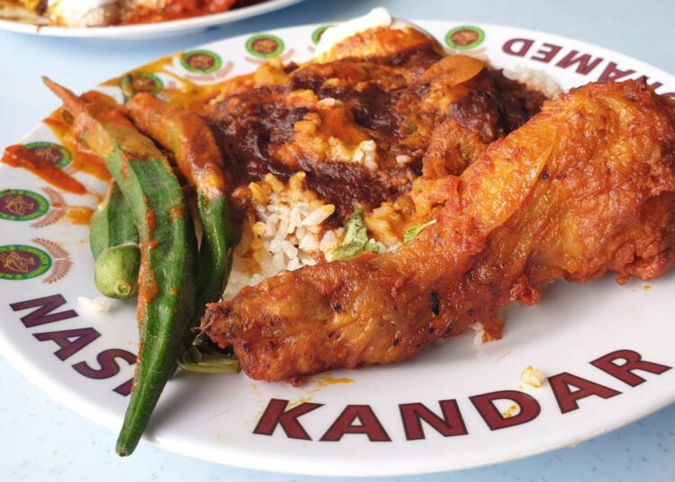 나시 칸다르 (Nasi Kandar)