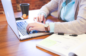 현지 음식과 루틴: 식사가 일의 흐름에 미치는 영향