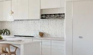 여름 셀프 인테리어로 시원해진 거실 이미지