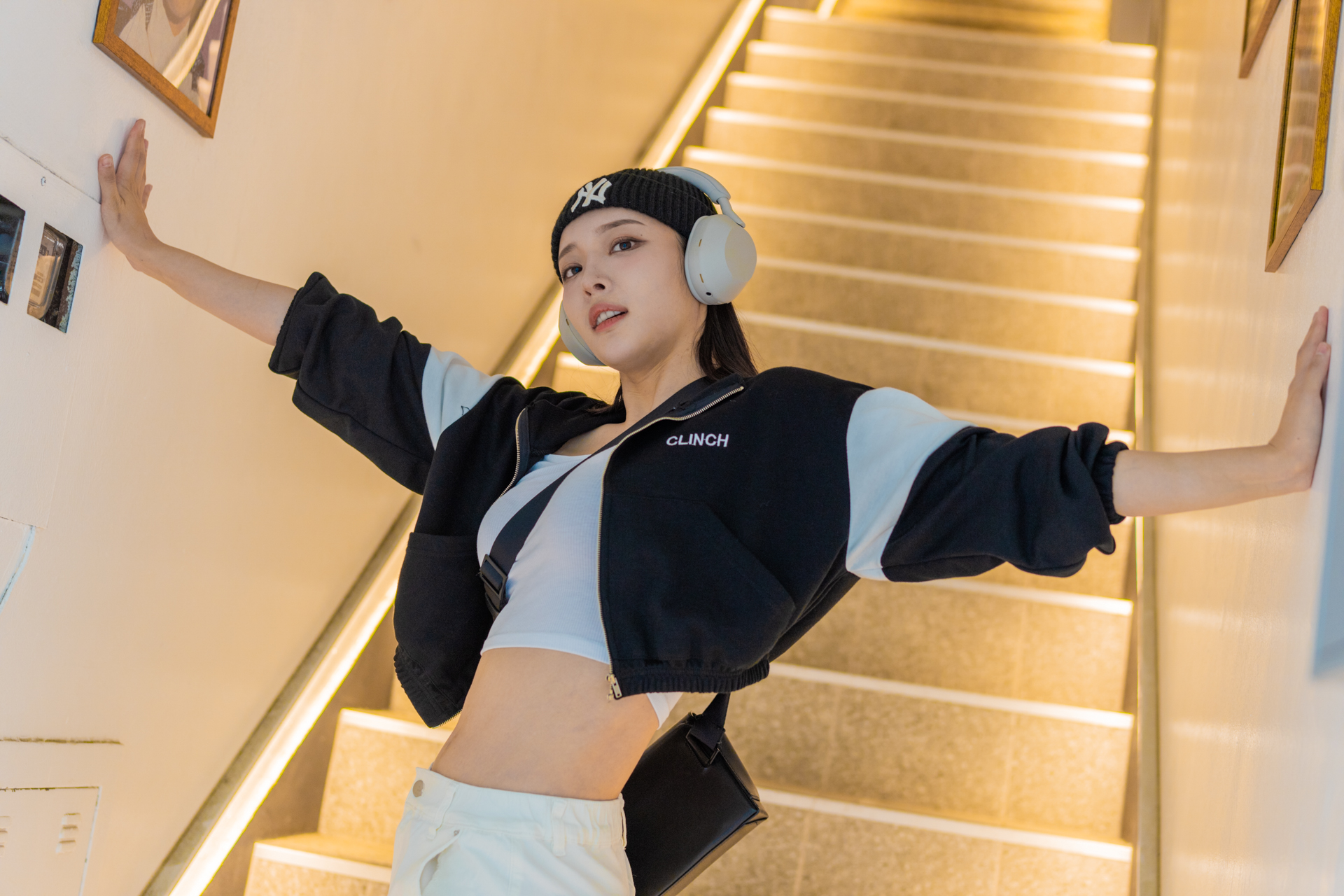 소니 무선 노이즈 캔슬링 헤드폰 WH-1000XM5