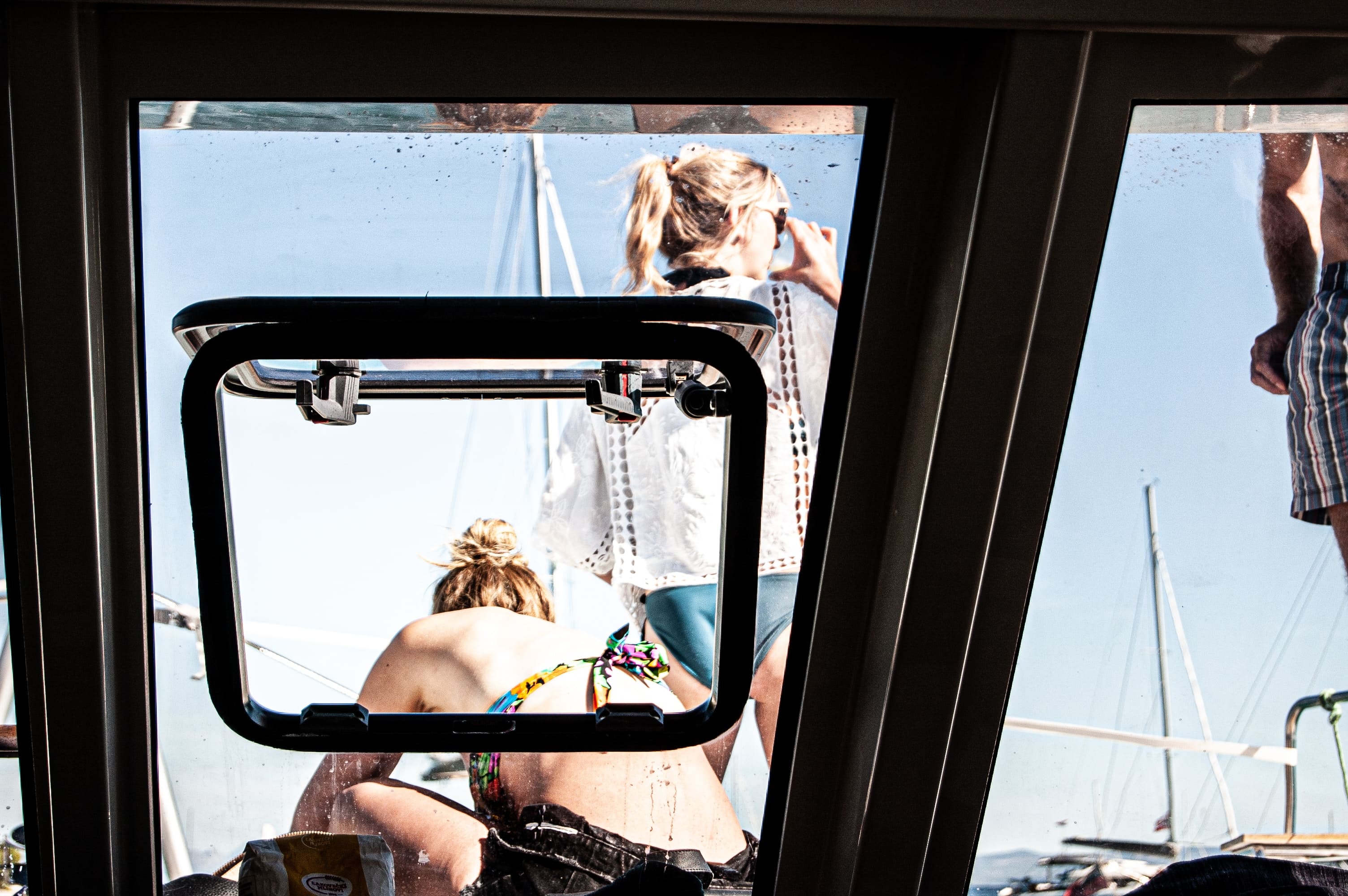 One screen seen through the ship window appears to be split into two screens.