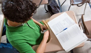 집중 안될 때 스마트폰 하는 모습