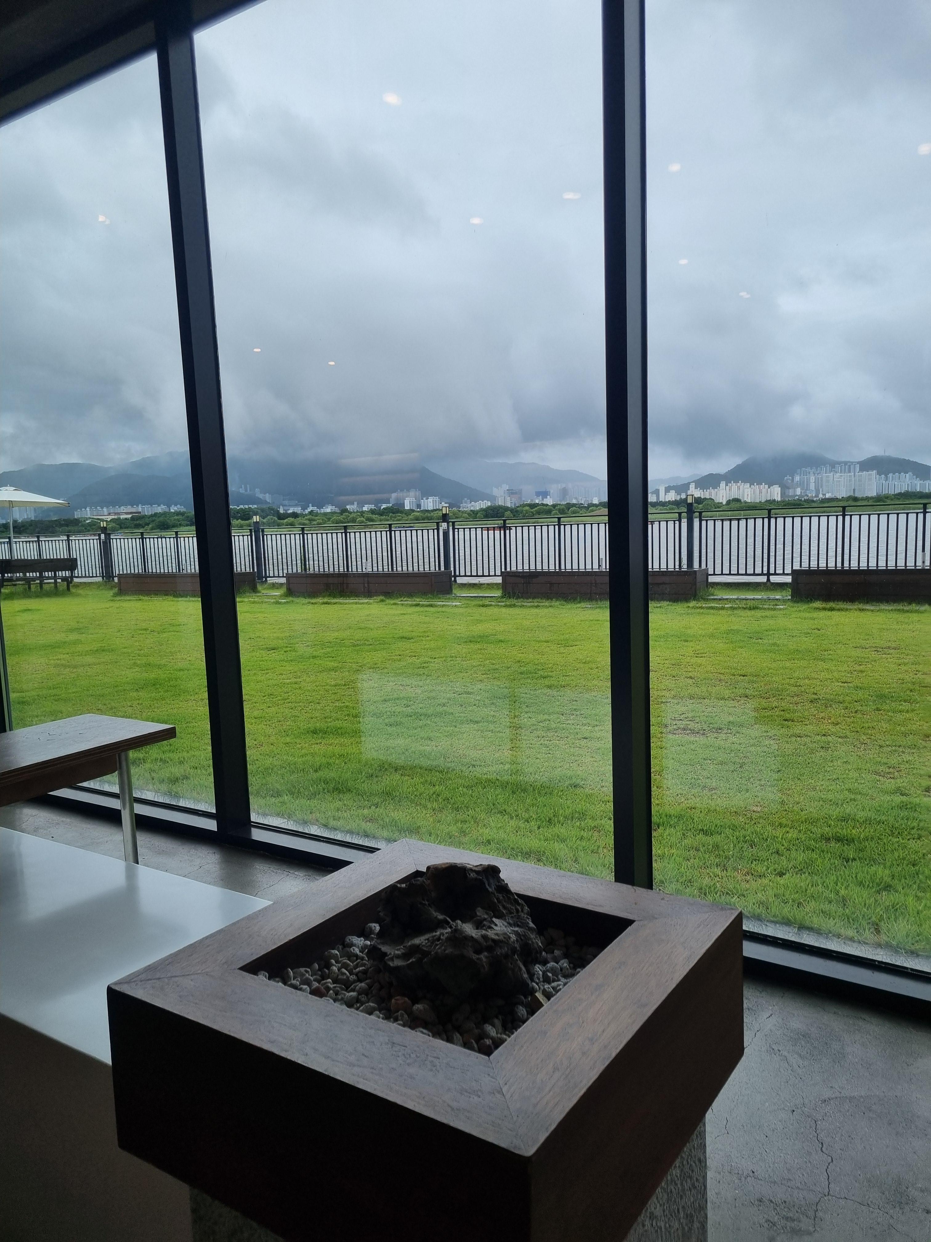 어라우즈 로스터리 카페