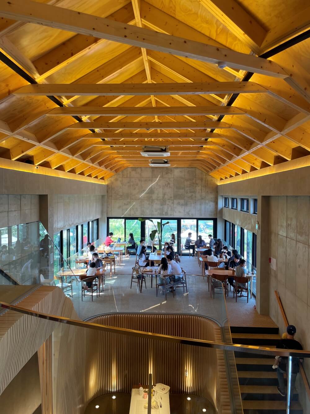 왕송호수-카페-커피트레인-2층-좌석-모습