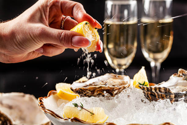 삼배체 굴 &amp; 샴페인(Champagne) 와인 페어링｜바다의 신선함을 터뜨리는 기포의 향연